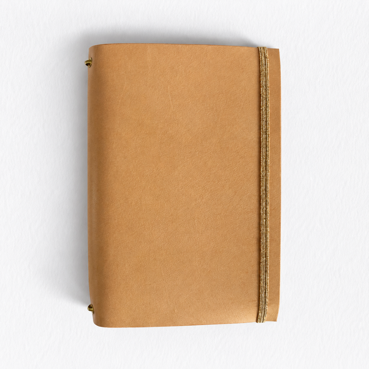 Carnet Armérie en cuir naturel, de face