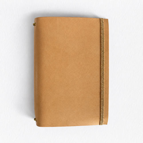 Carnet Armérie en cuir naturel, de face