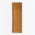 Marque-page Laisse-page en cuir naturel, embossé d'une feuille d'aubépine
