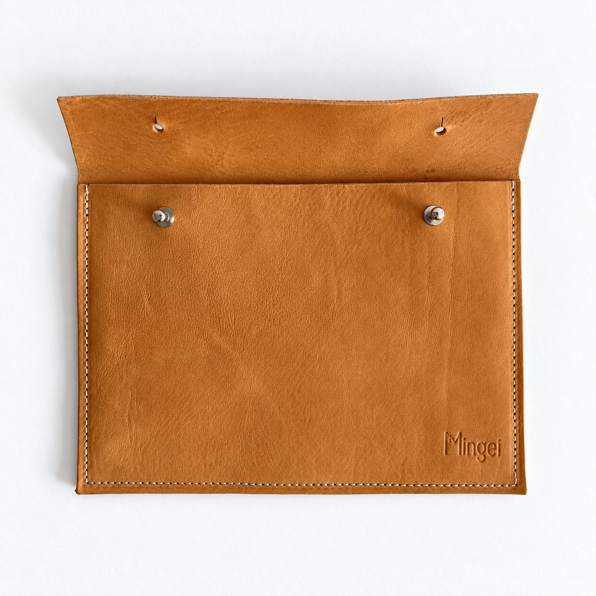 Pochette Sable en cuir argent, dos pailleté, ouverte