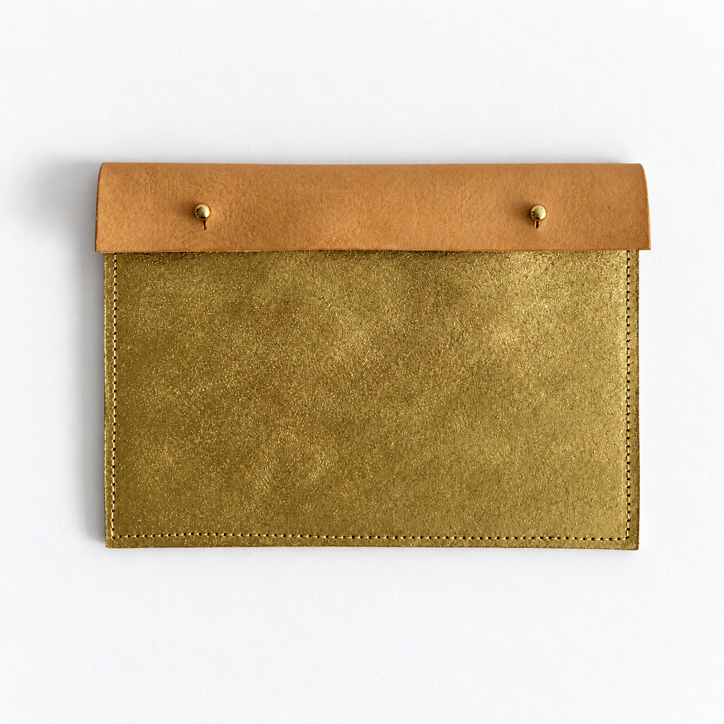 Pochette Sable en cuir or, face pailletée