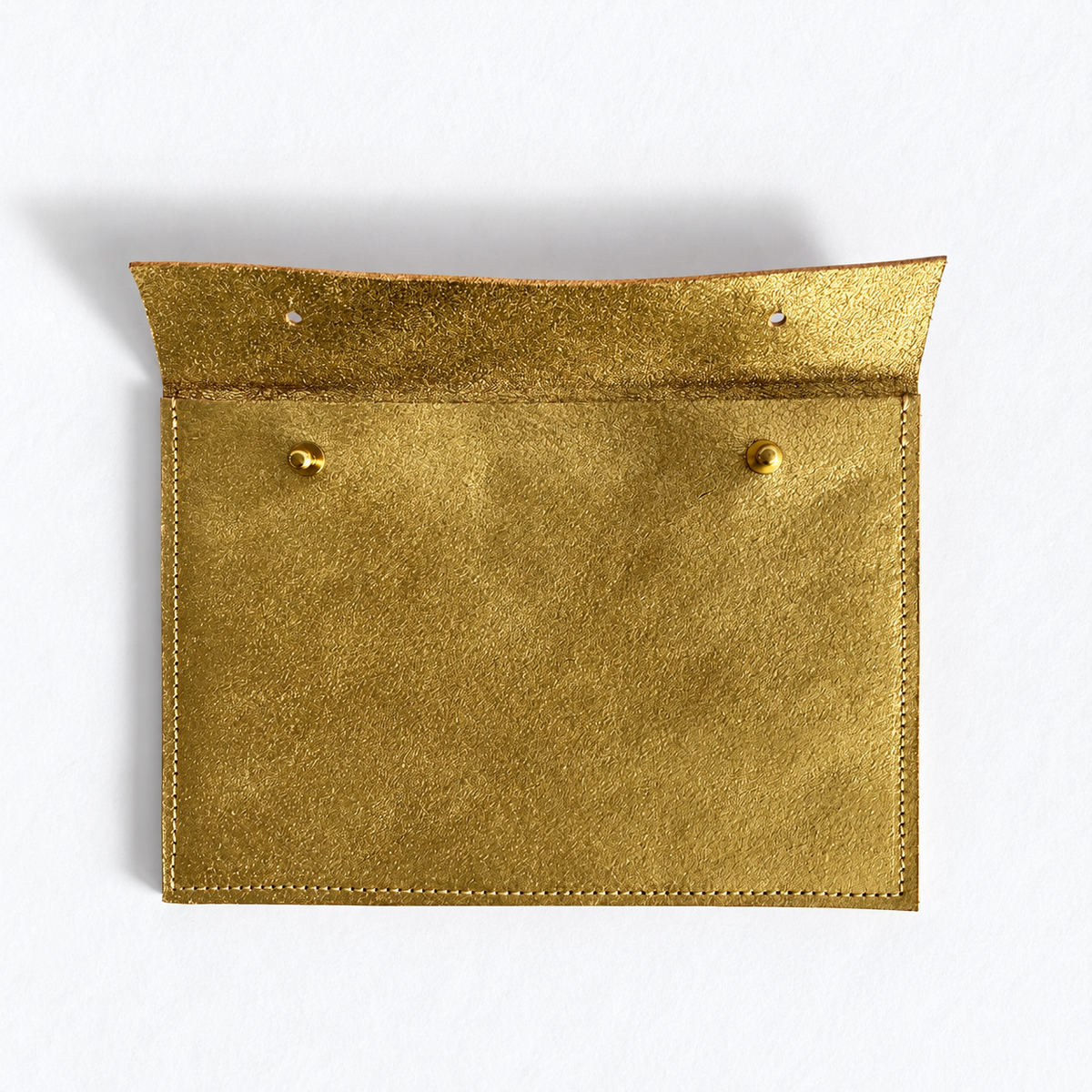 Pochette Sable en cuir or, face pailletée, ouverte